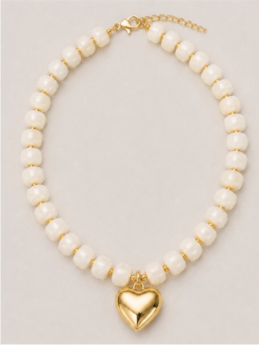 New! Ivory White Beaded Gold Heart Necklace NWOT(1014)